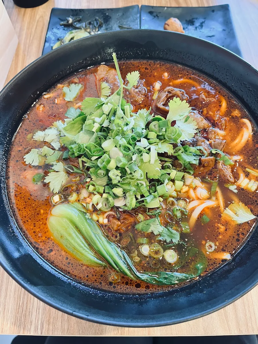pickled greens pork noodle soup 雪菜肉丝面